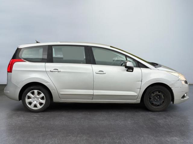 Peugeot 5008 image 7