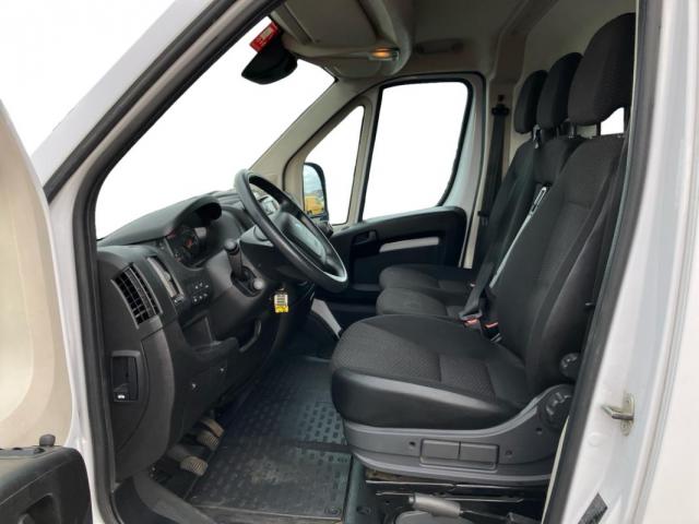 Peugeot Boxer image 3