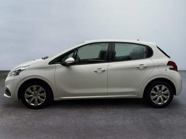 Peugeot 208 image 2