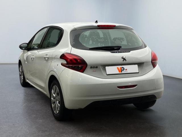 Peugeot 208 image 8
