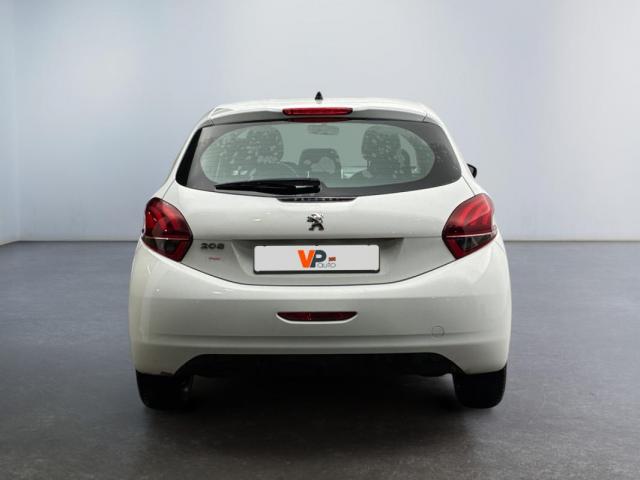 Peugeot 208 image 1