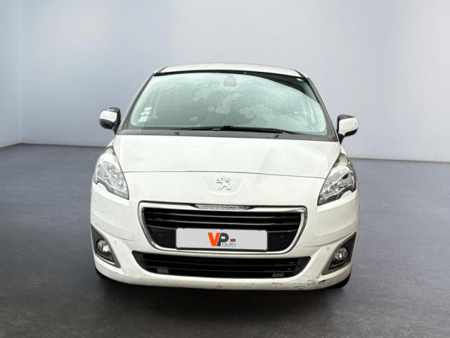 Peugeot 5008 image 1