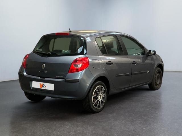 Renault Clio image 2