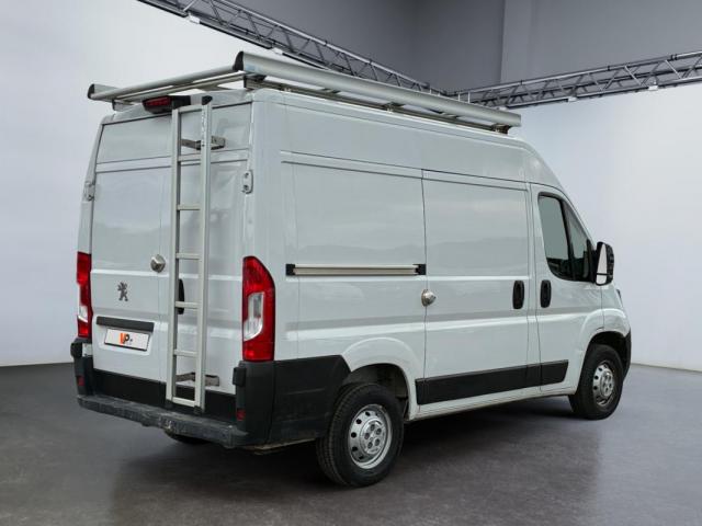 Peugeot Boxer image 2