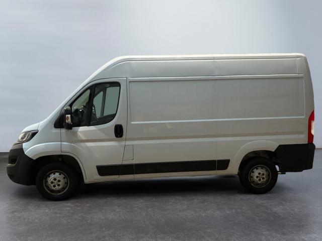 Peugeot Boxer image 2