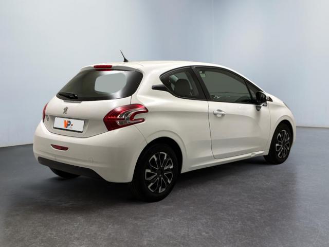 Peugeot 208 image 1