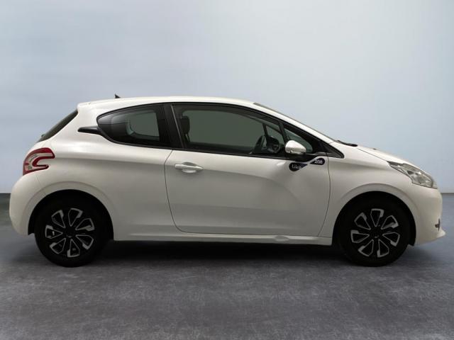 Peugeot 208 image 3