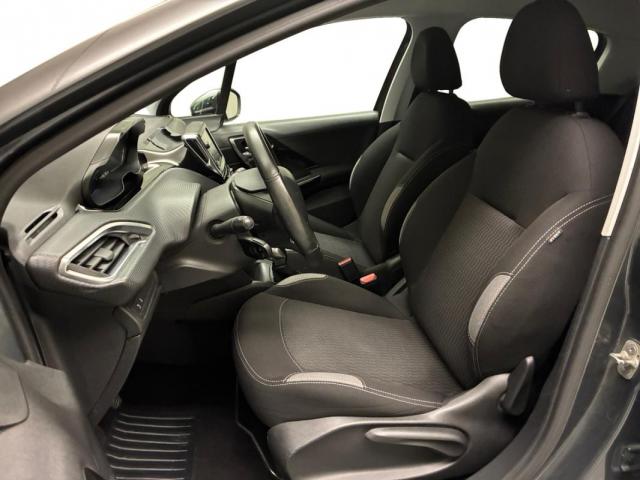 Peugeot 208 image 3