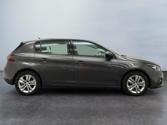 Peugeot 308 image 2
