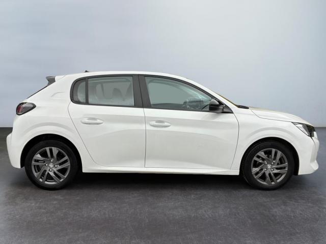 Peugeot 208 image 2