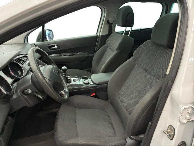 Peugeot 3008 image 3