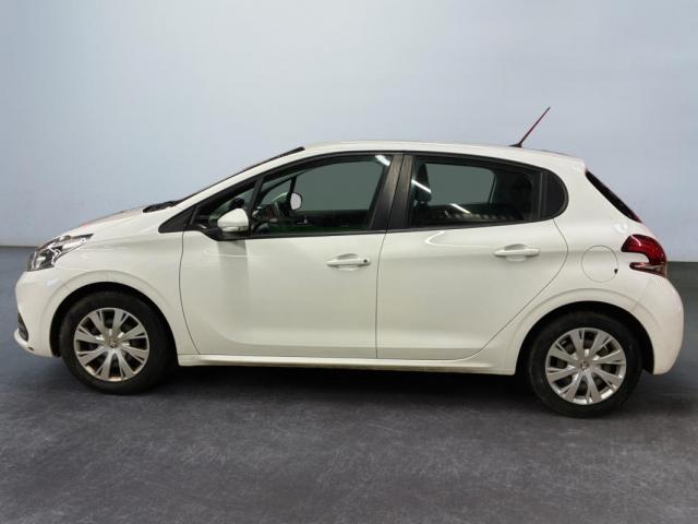 Peugeot 208 image 3