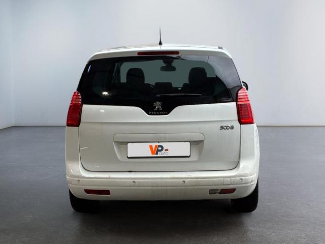 Peugeot 5008 image 1