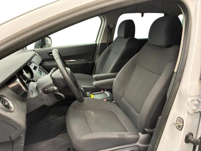 Peugeot 5008 image 3