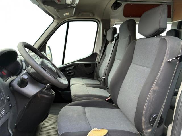 Renault Master image 8