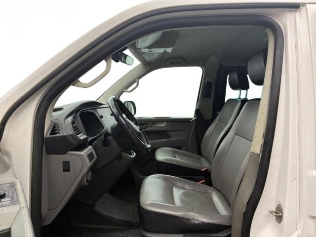 Volkswagen Transporter image 8