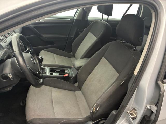 Volkswagen Golf image 8