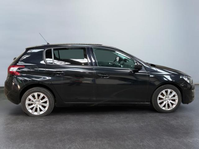 Peugeot 308 image 2