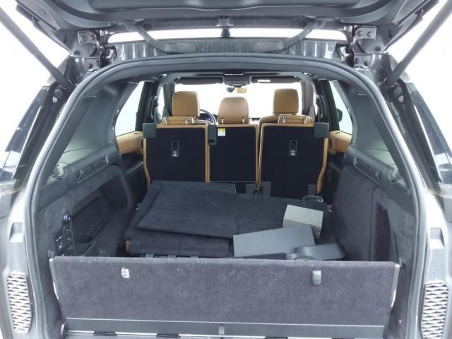 Land Rover Discovery image 5