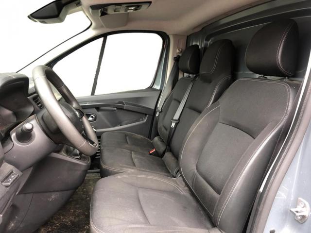 Renault Trafic image 2