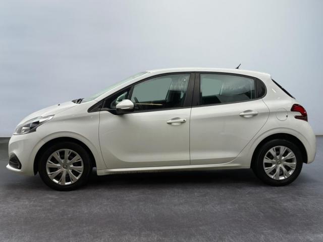 Peugeot 208 image 1