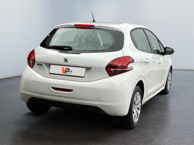 Peugeot 208 image 2