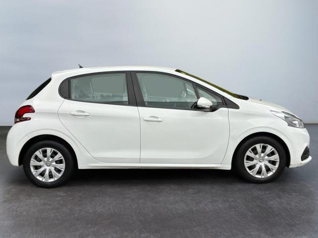 Peugeot 208 image 4
