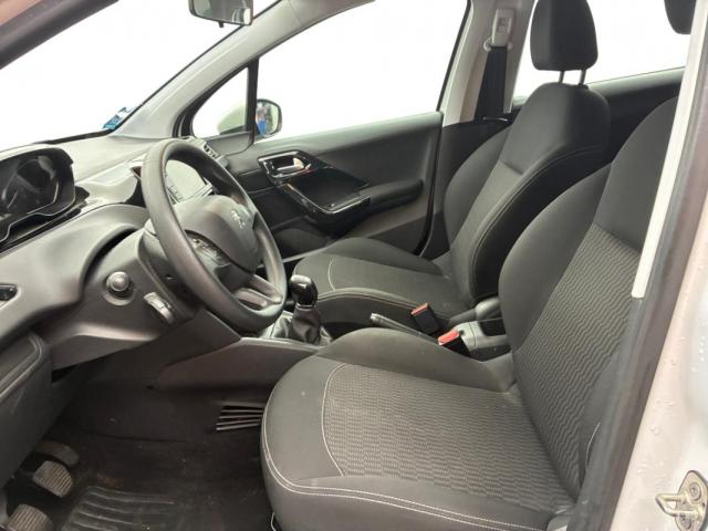 Peugeot 208 image 7