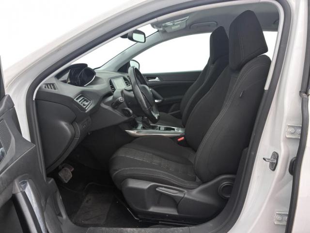 Peugeot 308 image 1