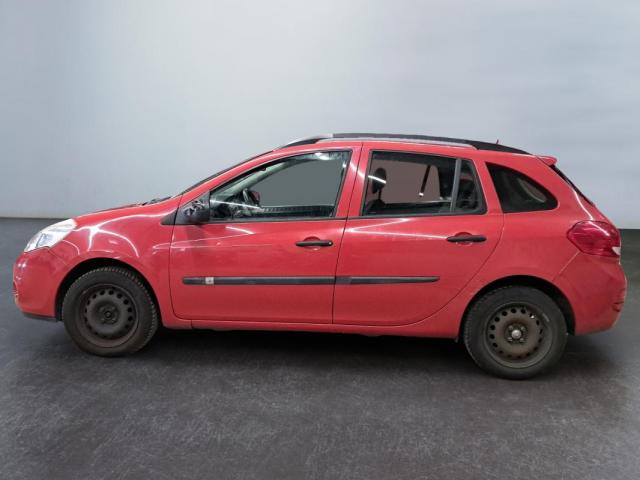 Renault Clio Estate image 3