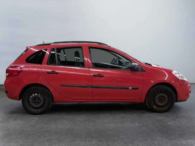 Renault Clio Estate image 1