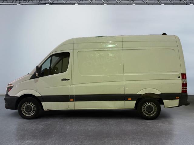 Mercedes Benz Sprinter image 2
