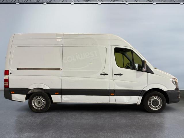 Mercedes Benz Sprinter image 5