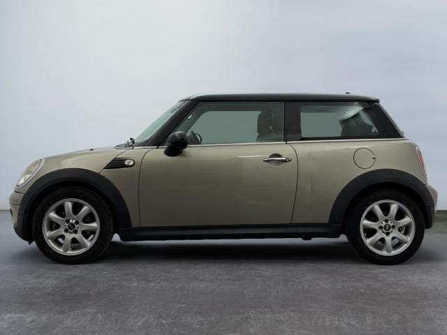 Mini Hatch image 7