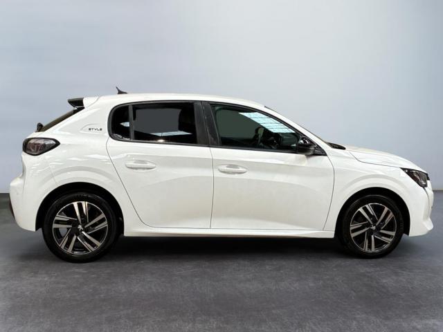 Peugeot 208 image 6