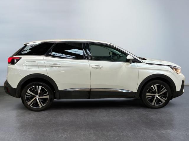 Peugeot 3008 image 2