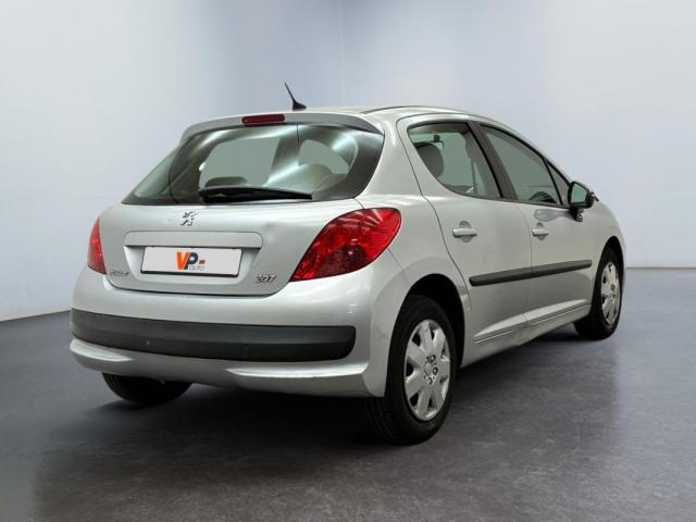 Peugeot 207 image 7