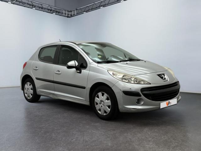 Peugeot 207 image 8