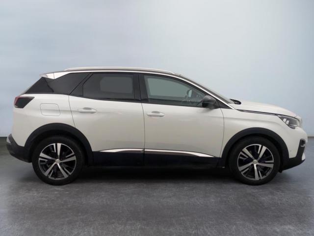 Peugeot 3008 image 3