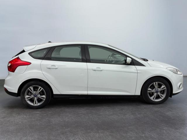 Ford Focus image 8