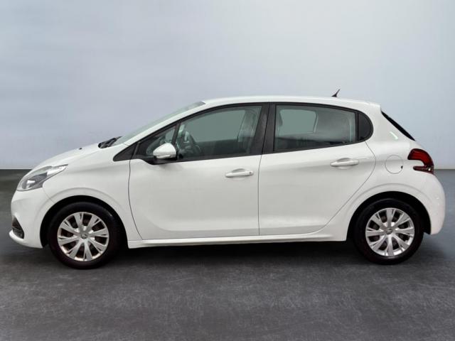 Peugeot 208 image 5