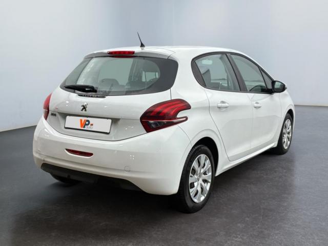 Peugeot 208 image 3