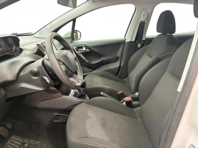 Peugeot 208 image 6