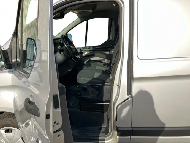Ford Transit Custom image 8