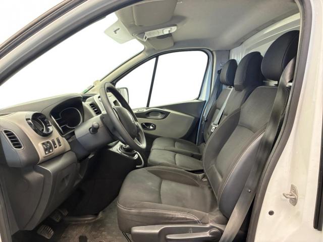 Renault Trafic image 2