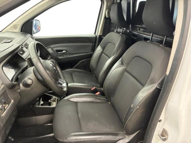 Renault Express Van image 8