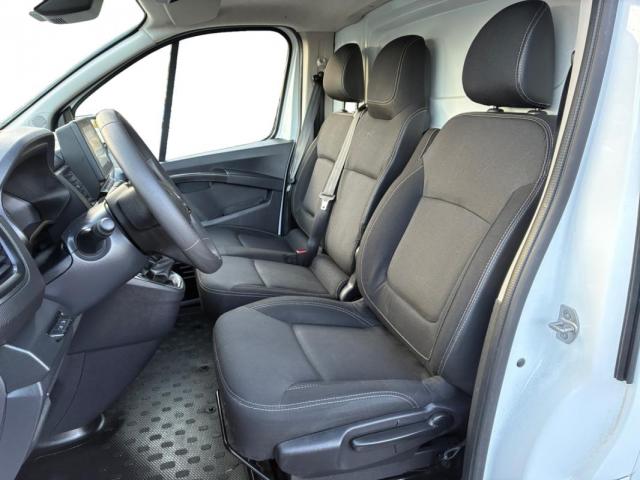 Renault Trafic image 1
