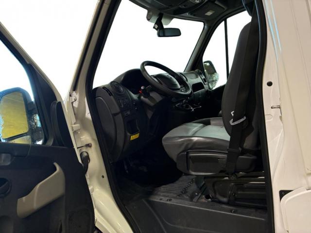 Renault Master image 7