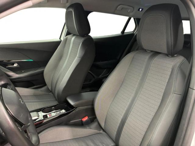 Peugeot 2008 image 8