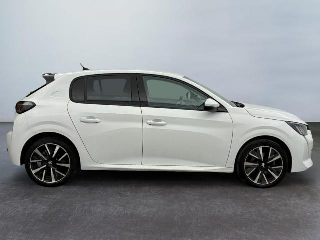 Peugeot 208 image 2
